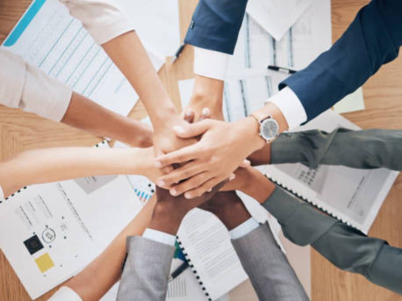 turn clicks to customers